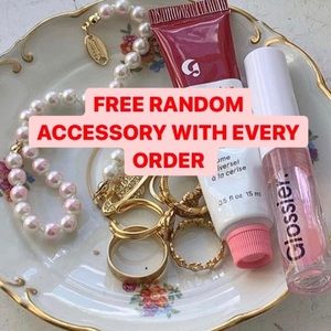 FREE RANDOM ACCESSORY WITH EVERY ORDER🤍